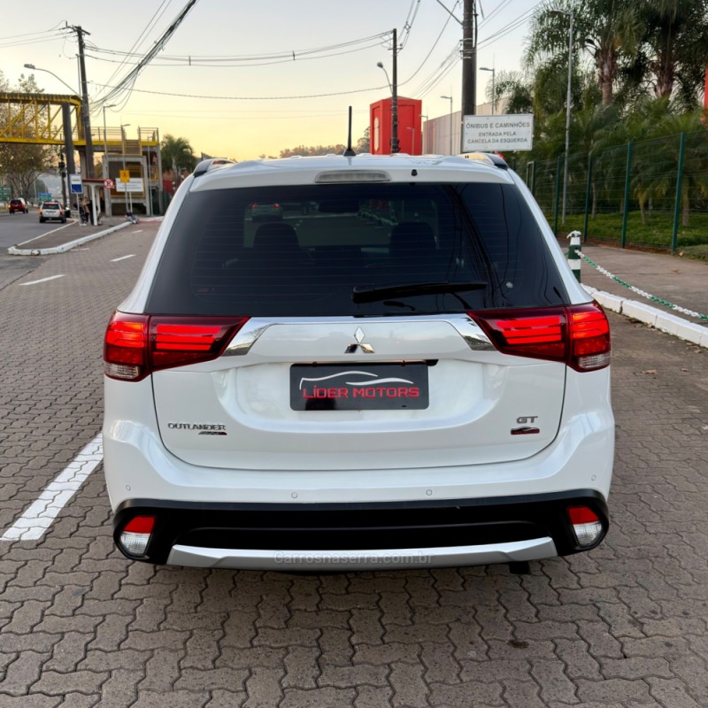 OUTLANDER 3.0 GT 4X4 V6 24V GASOLINA 4P AUTOMÁTICO - 2016 - ESTâNCIA VELHA