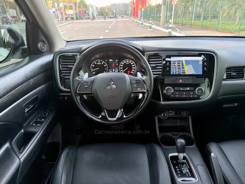 OUTLANDER 3.0 GT 4X4 V6 24V GASOLINA 4P AUTOMÁTICO - 2016 - ESTâNCIA VELHA