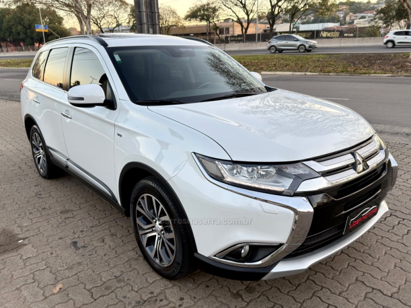 OUTLANDER 3.0 GT 4X4 V6 24V GASOLINA 4P AUTOMÁTICO - 2016 - ESTâNCIA VELHA