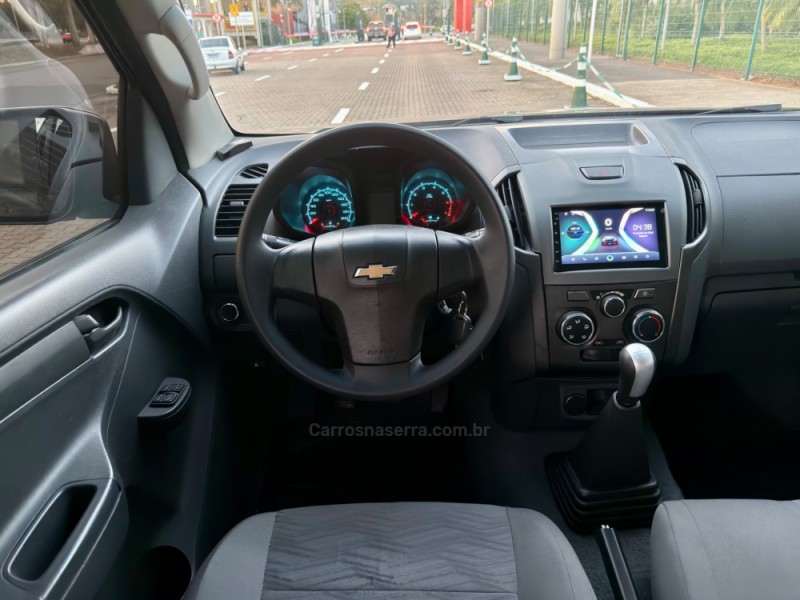 S10 2.4 LS 4X2 CD 8V FLEX 4P MANUAL - 2013 - ESTâNCIA VELHA
