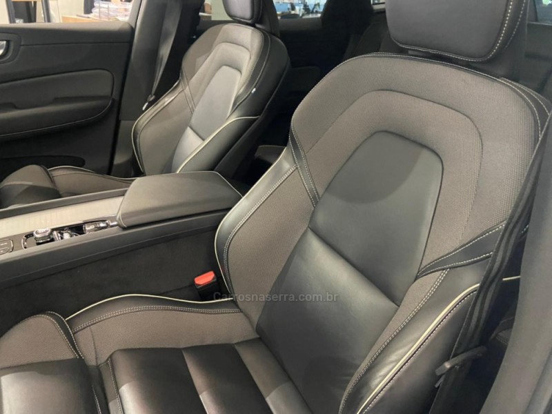 XC60 2.0 T8 R DESIGN HYBRID GASOLINA 4P AUTOMÁTICO - 2020 - FLORES DA CUNHA