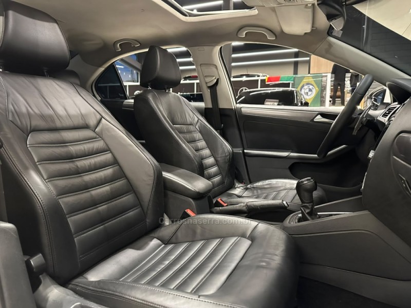 JETTA 2.0 TSI HIGHLINE 211CV GASOLINA 4P TIPTRONIC - 2013 - CAXIAS DO SUL