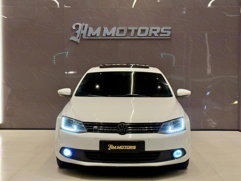 JETTA 2.0 TSI HIGHLINE 211CV GASOLINA 4P TIPTRONIC - 2013 - CAXIAS DO SUL