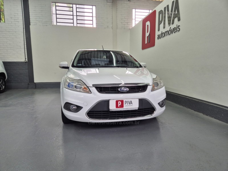focus 2.0 titanium hatch 16v flex 4p automatico 2012 garibaldi