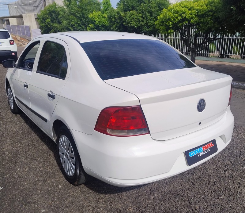 VOYAGE 1.0 MI 8V FLEX 4P MANUAL - 2010 - CAMPO BOM