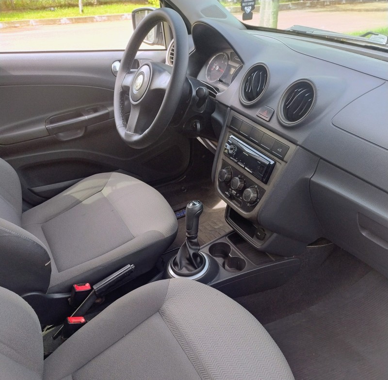 VOYAGE 1.0 MI 8V FLEX 4P MANUAL - 2010 - CAMPO BOM