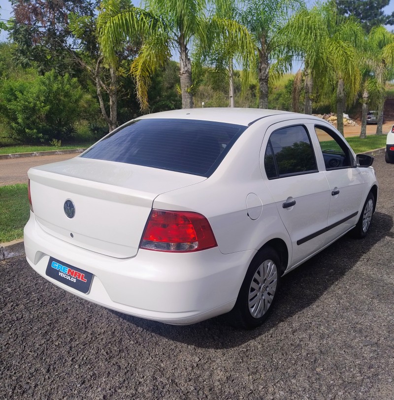 VOYAGE 1.0 MI 8V FLEX 4P MANUAL - 2010 - CAMPO BOM