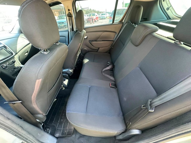 SANDERO 1.6 DYNAMIQUE 8V FLEX 4P MANUAL - 2015 - FARROUPILHA