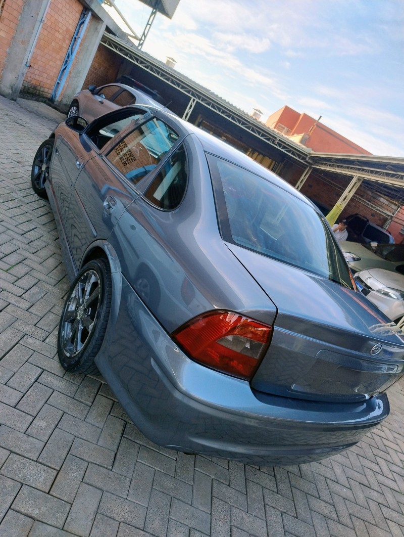 VECTRA 2.2 MPFI GLS 8V GASOLINA 4P MANUAL - 2000 - CAMPO BOM