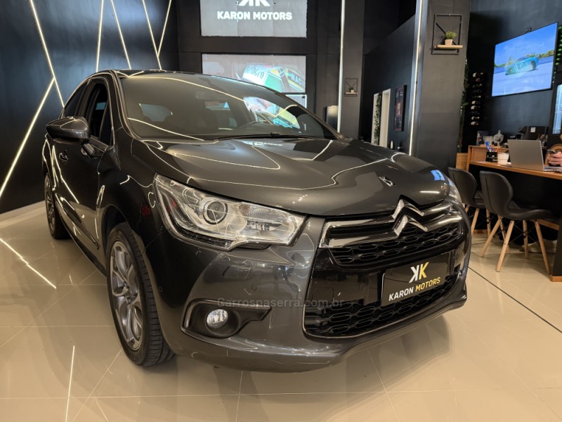 DS4 1.6 THP CHIC 165 16V TURBO GASOLINA 4P AUTOMÁTICO - 2014 - CAXIAS DO SUL