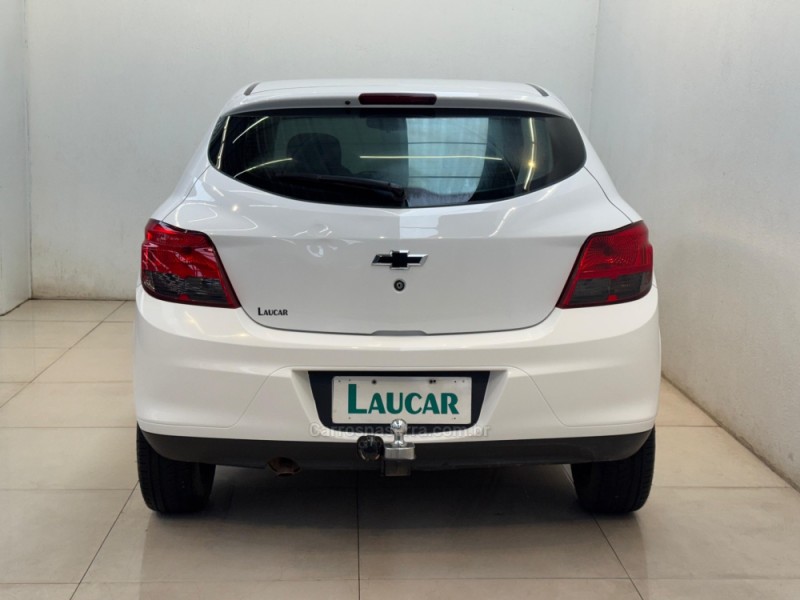 ONIX 1.4 MPFI LTZ 8V FLEX 4P MANUAL - 2015 - CASCA