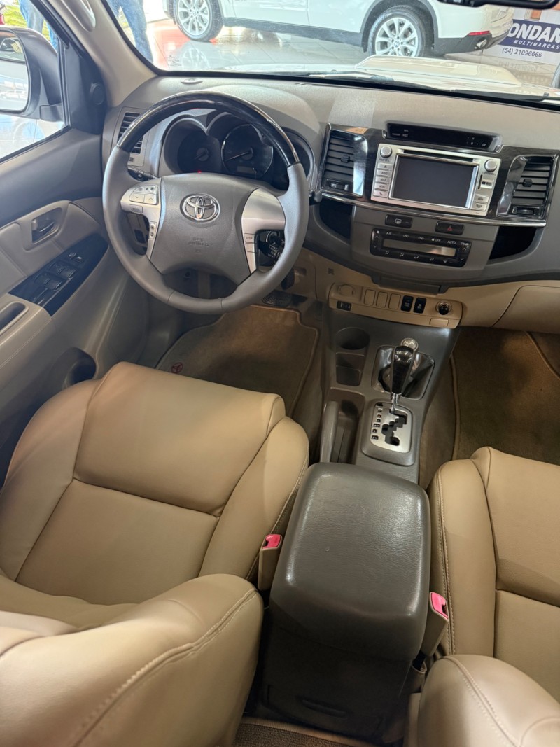 HILUX SW4 3.0 SRV 4X4 7 LUGARES 16V TURBO INTERCOOLER DIESEL 4P AUTOMÁTICO - 2013 - FARROUPILHA