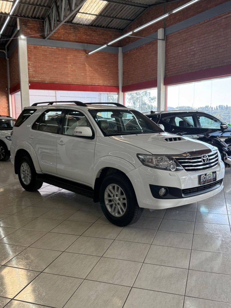 HILUX SW4 3.0 SRV 4X4 7 LUGARES 16V TURBO INTERCOOLER DIESEL 4P AUTOMÁTICO - 2013 - FARROUPILHA
