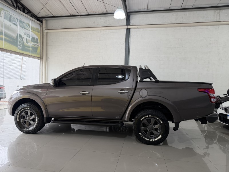 L200 TRITON 2.4 16V TURBO DIESEL SPORT HPE TOP CD 4P 4X4 AUTOMÁTICO - 2017 - CAXIAS DO SUL