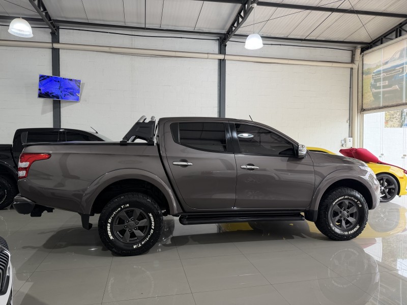 L200 TRITON 2.4 16V TURBO DIESEL SPORT HPE TOP CD 4P 4X4 AUTOMÁTICO - 2017 - CAXIAS DO SUL