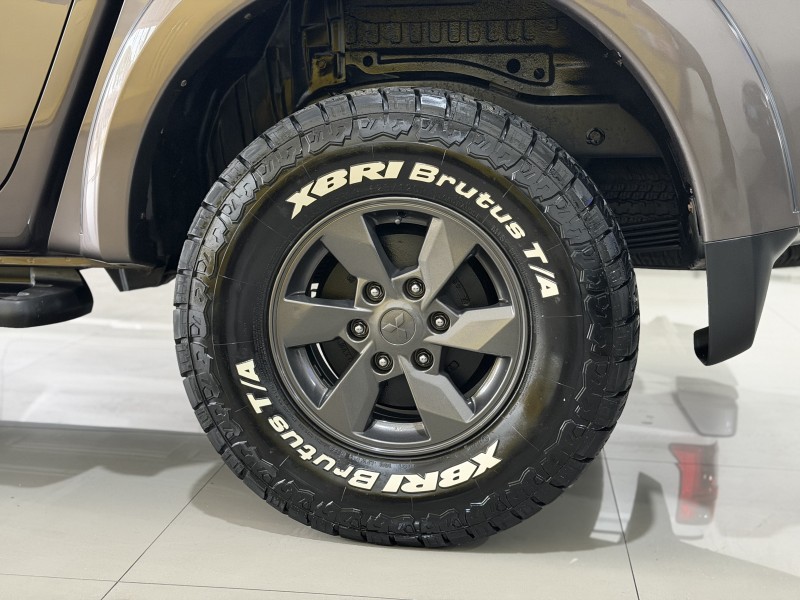 L200 TRITON 2.4 16V TURBO DIESEL SPORT HPE TOP CD 4P 4X4 AUTOMÁTICO - 2017 - CAXIAS DO SUL