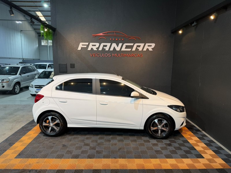 ONIX 1.4 MPFI LTZ 8V FLEX 4P MANUAL - 2017 - ANTôNIO PRADO