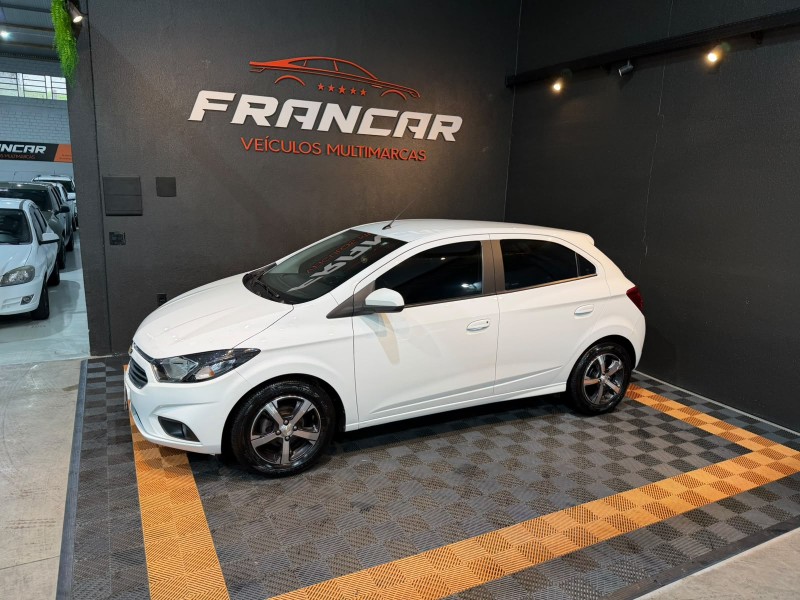 ONIX 1.4 MPFI LTZ 8V FLEX 4P MANUAL - 2017 - ANTôNIO PRADO