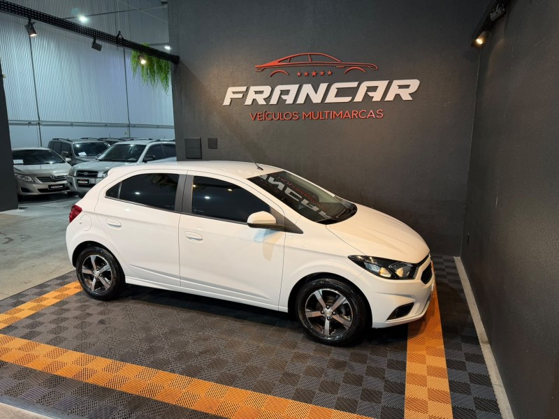 ONIX 1.4 MPFI LTZ 8V FLEX 4P MANUAL - 2017 - ANTôNIO PRADO