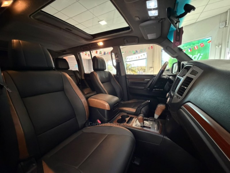 PAJERO 3.2 HPE S 4X4 7 LUGARES 16V TURBO INTERCOOLER DIESEL 4P AUTOMÁTICO - 2008 - ESTâNCIA VELHA