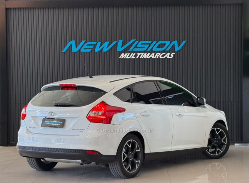 FOCUS 2.0 TITANIUM 16V FLEX 4P AUTOMÁTICO - 2015 - ESTâNCIA VELHA