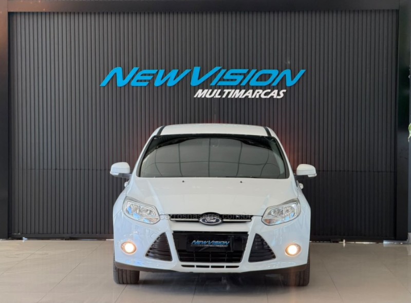 FOCUS 2.0 TITANIUM 16V FLEX 4P AUTOMÁTICO - 2015 - ESTâNCIA VELHA