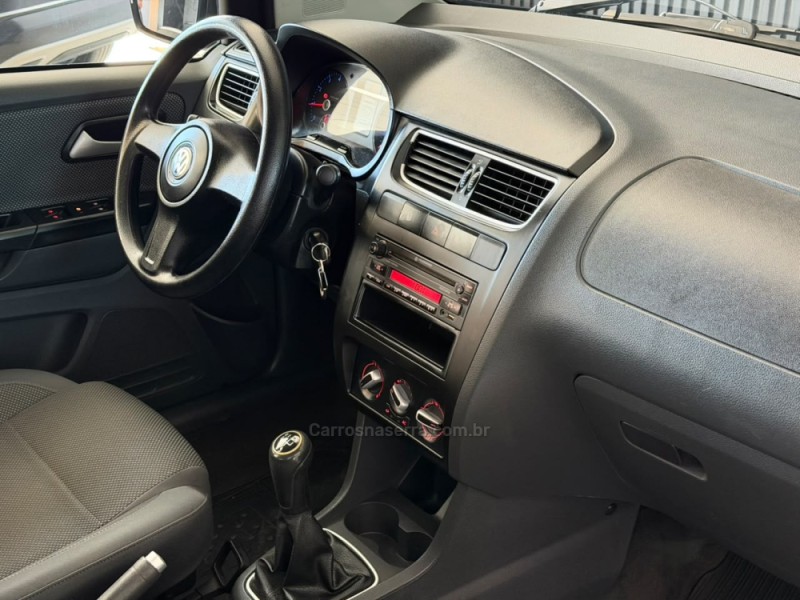 FOX 1.0 MI TREND 8V FLEX 4P MANUAL - 2010 - ESTâNCIA VELHA
