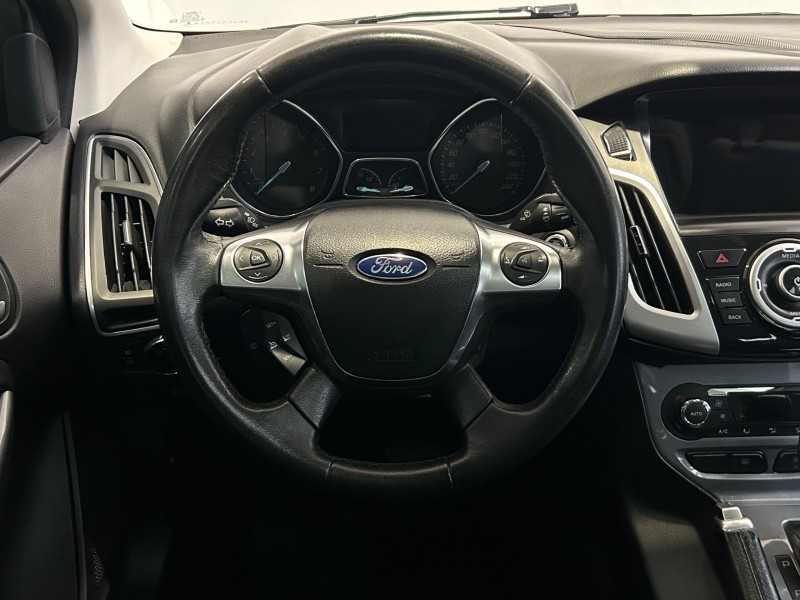 FOCUS 2.0 TITANIUM PLUS SEDAN 16V FLEX 4P AUTOMÁTICO - 2014 - CAXIAS DO SUL
