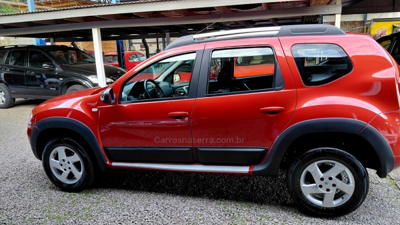 DUSTER 1.6 DYNAMIQUE 4X2 16V FLEX 4P MANUAL - 2015 - CAXIAS DO SUL