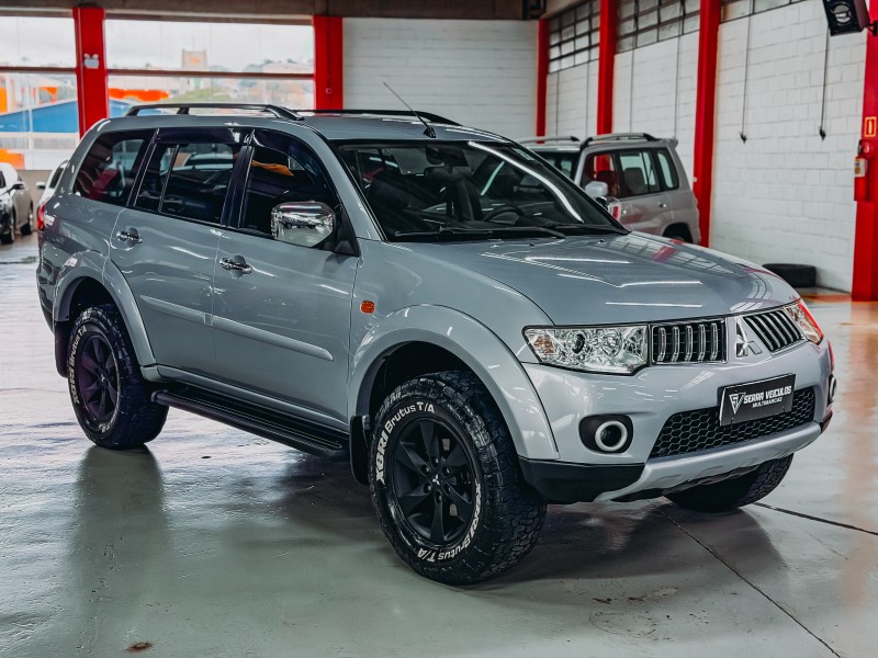 PAJERO DAKAR 3.5 HPE 7 LUGARES 4X4 V6 24V FLEX 4P AUTOMÁTICO - 2012 - CAXIAS DO SUL