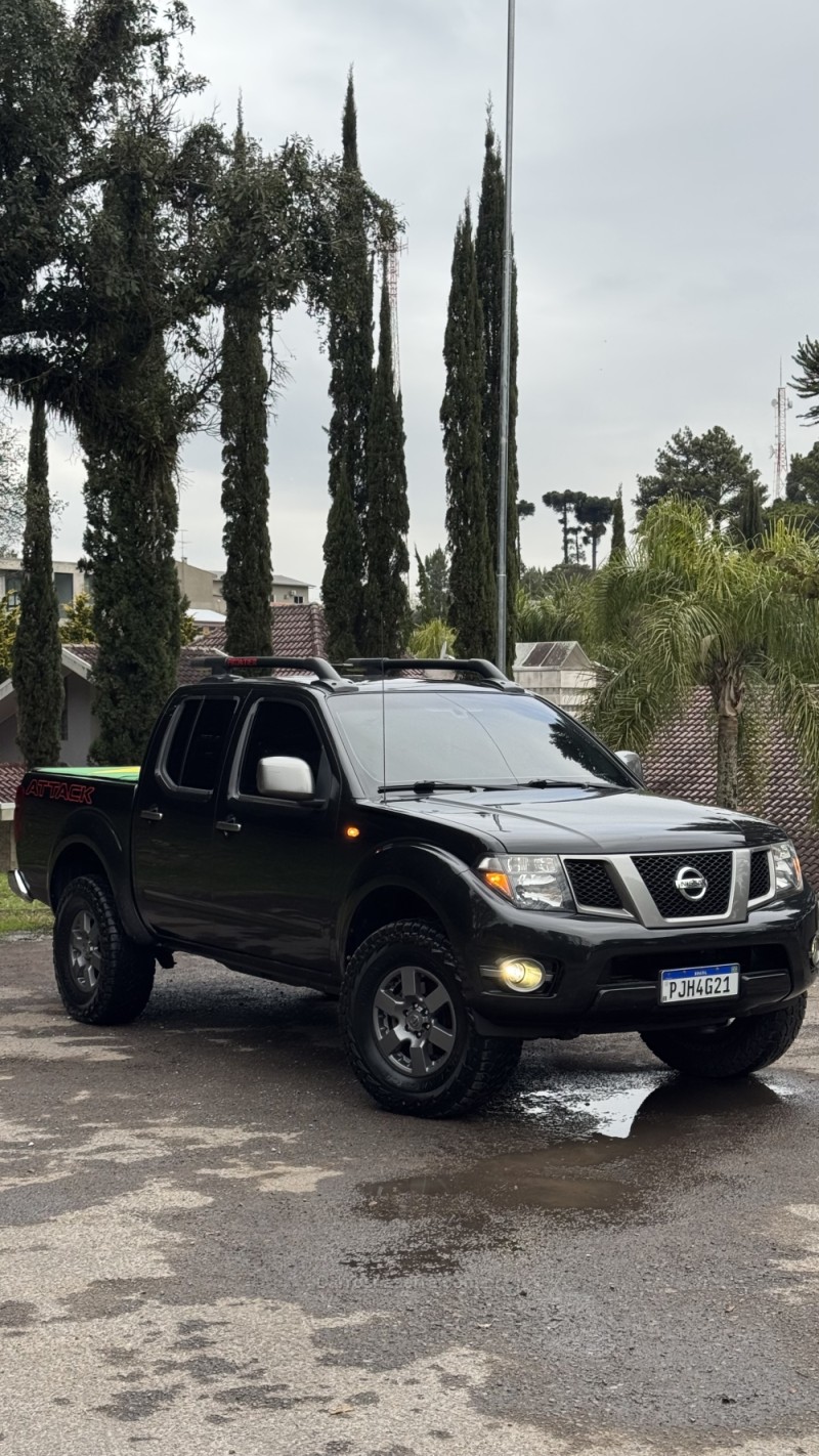 FRONTIER 2.5 SV ATTACK 4X4 CD TURBO ELETRONIC DIESEL 4P AUTOMÁTICO - 2015 - FARROUPILHA