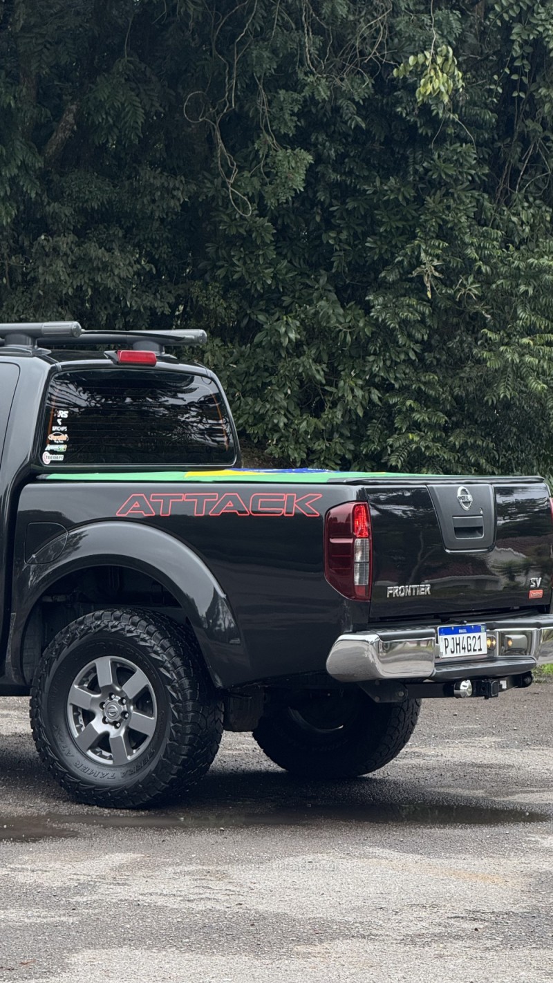 FRONTIER 2.5 SV ATTACK 4X4 CD TURBO ELETRONIC DIESEL 4P AUTOMÁTICO - 2015 - FARROUPILHA
