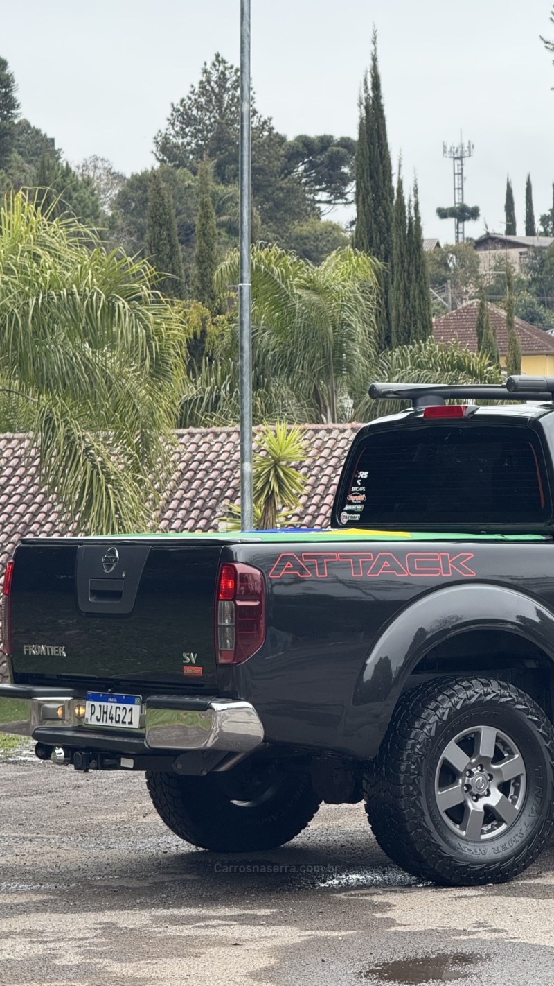 FRONTIER 2.5 SV ATTACK 4X4 CD TURBO ELETRONIC DIESEL 4P AUTOMÁTICO - 2015 - FARROUPILHA