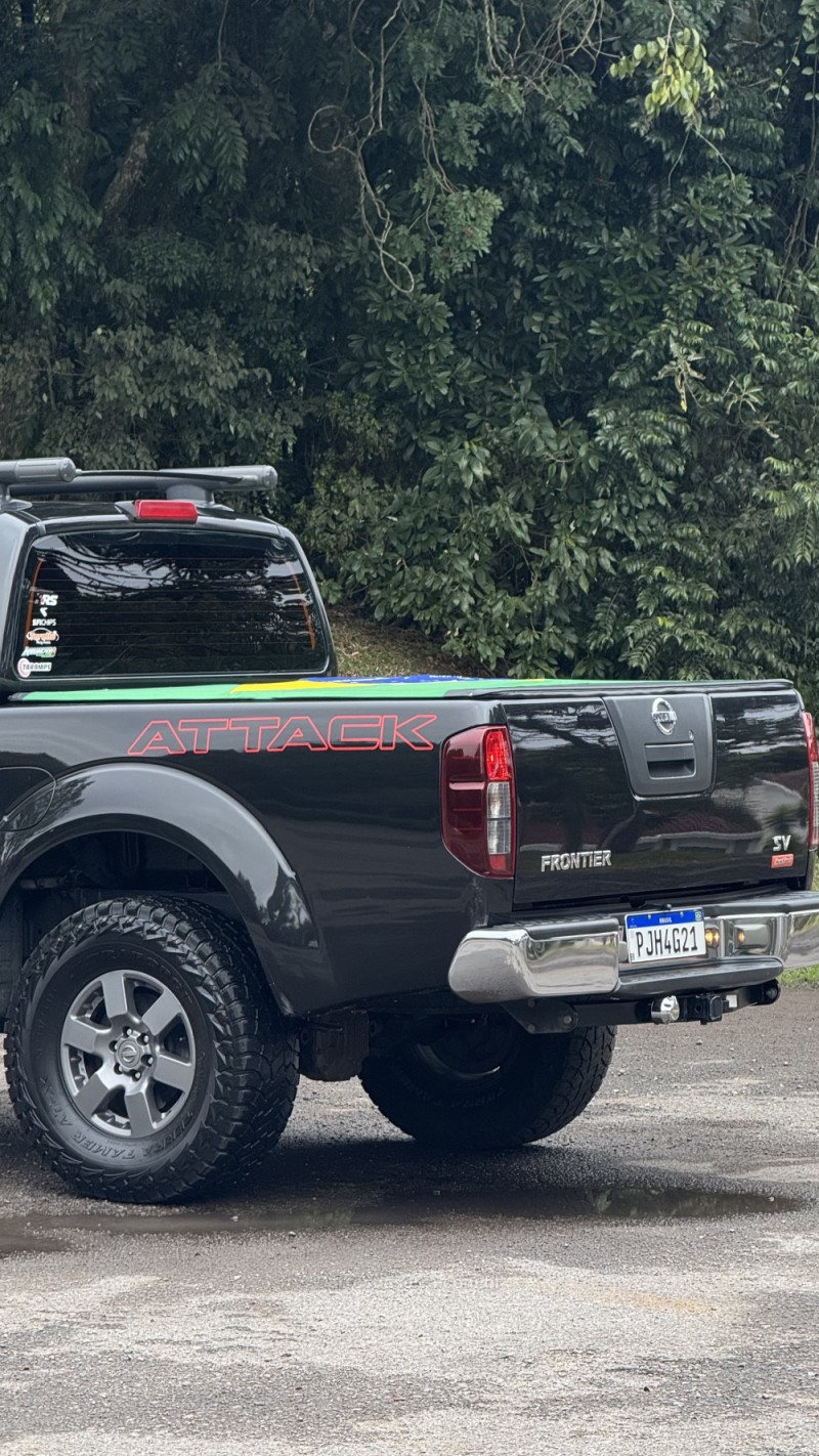 FRONTIER 2.5 SV ATTACK 4X4 CD TURBO ELETRONIC DIESEL 4P AUTOMÁTICO - 2015 - FARROUPILHA