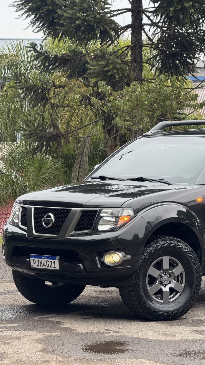 FRONTIER 2.5 SV ATTACK 4X4 CD TURBO ELETRONIC DIESEL 4P AUTOMÁTICO - 2015 - FARROUPILHA