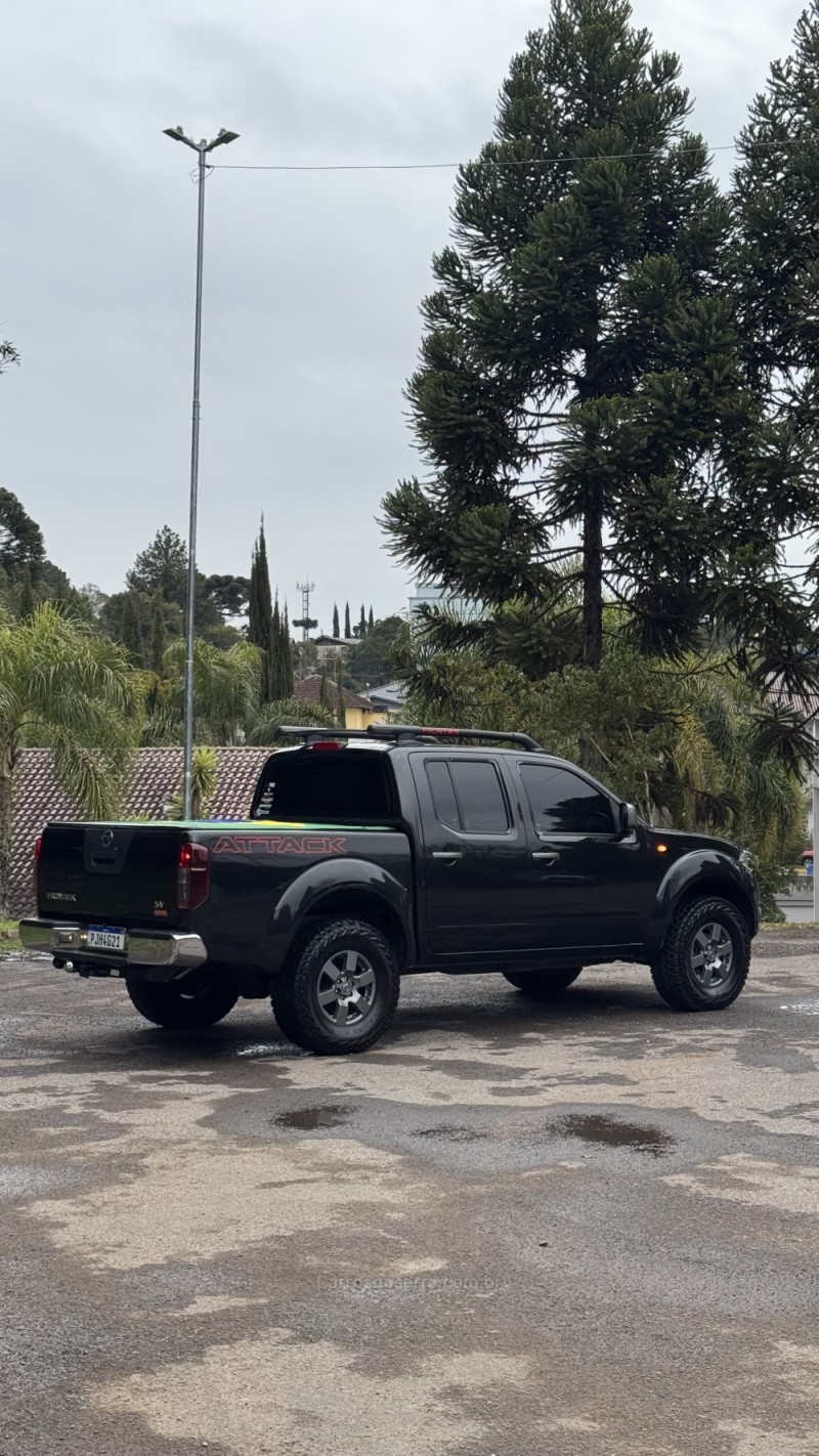 FRONTIER 2.5 SV ATTACK 4X4 CD TURBO ELETRONIC DIESEL 4P AUTOMÁTICO - 2015 - FARROUPILHA