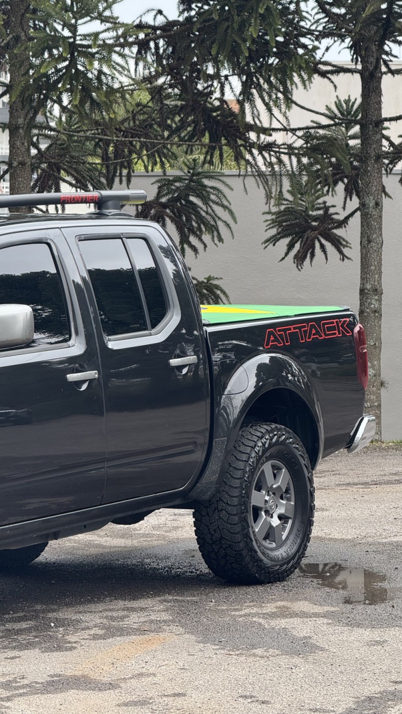 FRONTIER 2.5 SV ATTACK 4X4 CD TURBO ELETRONIC DIESEL 4P AUTOMÁTICO - 2015 - FARROUPILHA