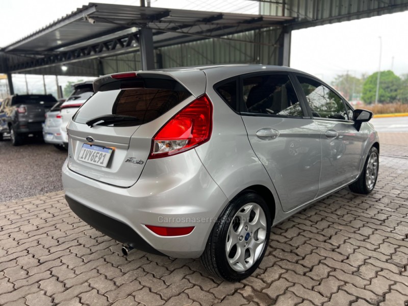 FIESTA 1.5 SE HATCH 16V FLEX 4P MANUAL - 2015 - BOM PRINCíPIO