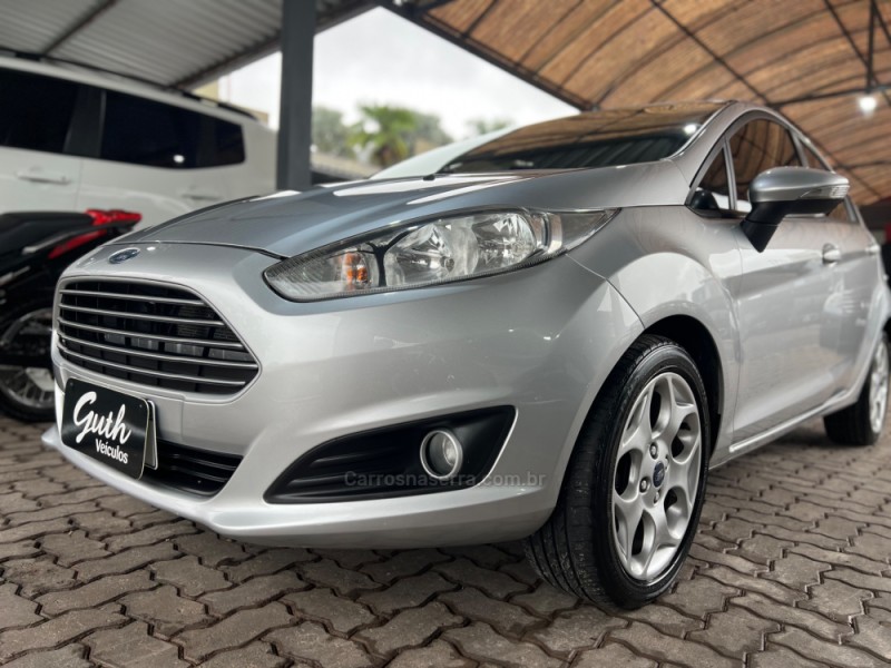 FIESTA 1.5 SE HATCH 16V FLEX 4P MANUAL - 2015 - BOM PRINCíPIO