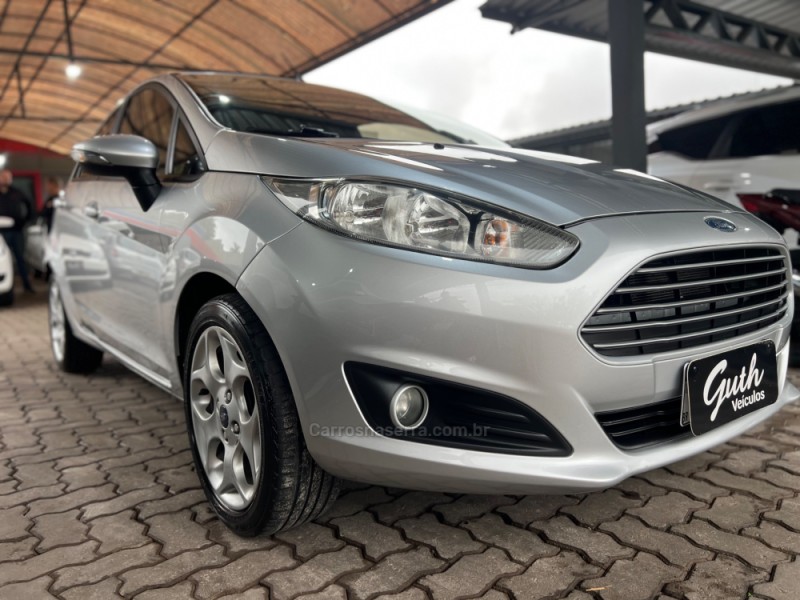 FIESTA 1.5 SE HATCH 16V FLEX 4P MANUAL - 2015 - BOM PRINCíPIO