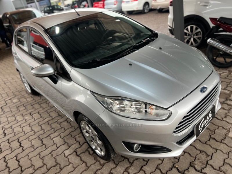 FIESTA 1.5 SE HATCH 16V FLEX 4P MANUAL - 2015 - BOM PRINCíPIO