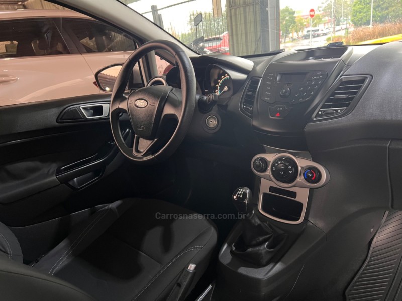 FIESTA 1.5 SE HATCH 16V FLEX 4P MANUAL - 2015 - BOM PRINCíPIO