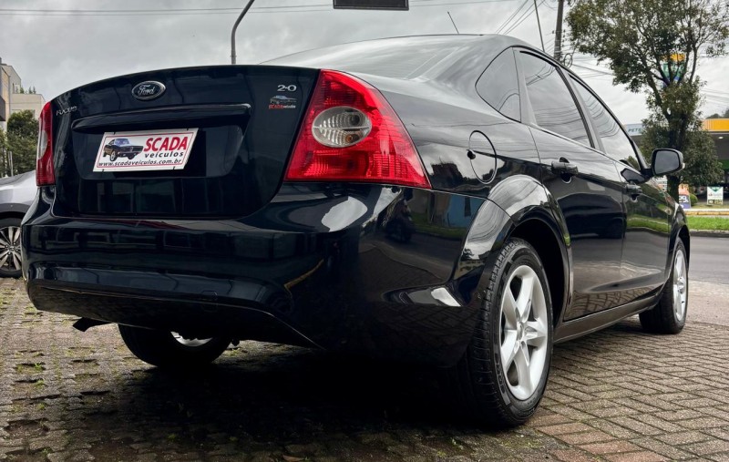 FOCUS 2.0 SEDAN 16V GASOLINA 4P MANUAL - 2011 - CAXIAS DO SUL