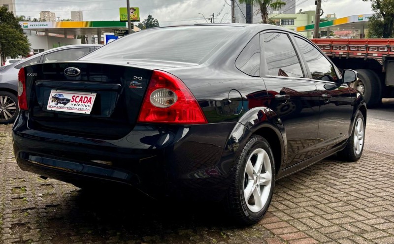 FOCUS 2.0 SEDAN 16V GASOLINA 4P MANUAL - 2011 - CAXIAS DO SUL