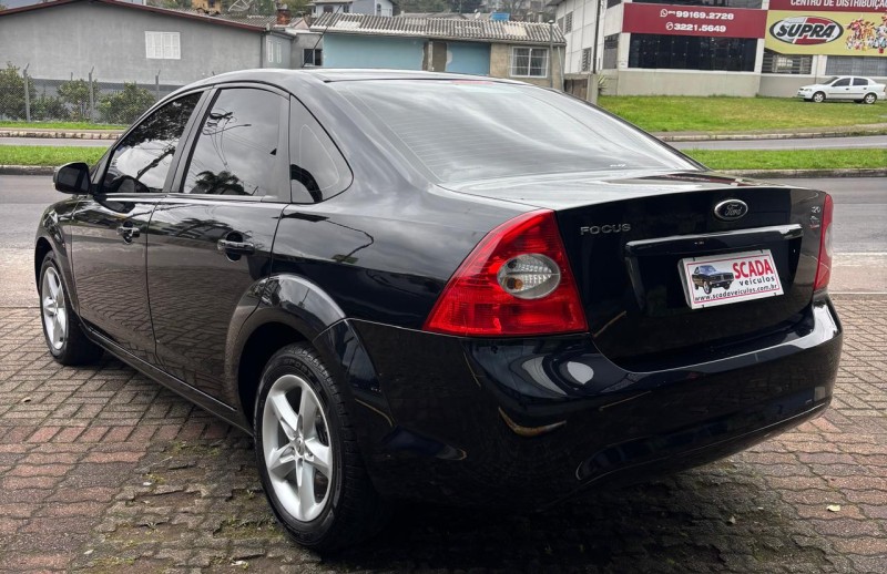 FOCUS 2.0 SEDAN 16V GASOLINA 4P MANUAL - 2011 - CAXIAS DO SUL