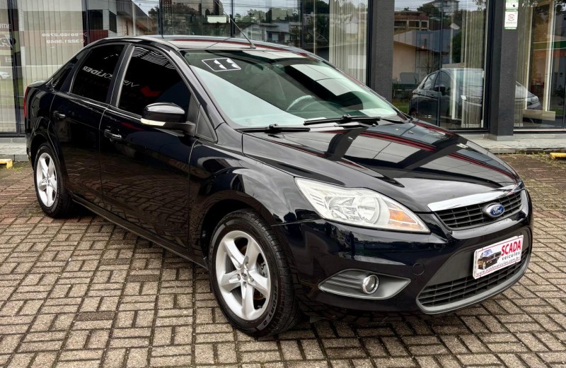 FOCUS 2.0 SEDAN 16V GASOLINA 4P MANUAL - 2011 - CAXIAS DO SUL