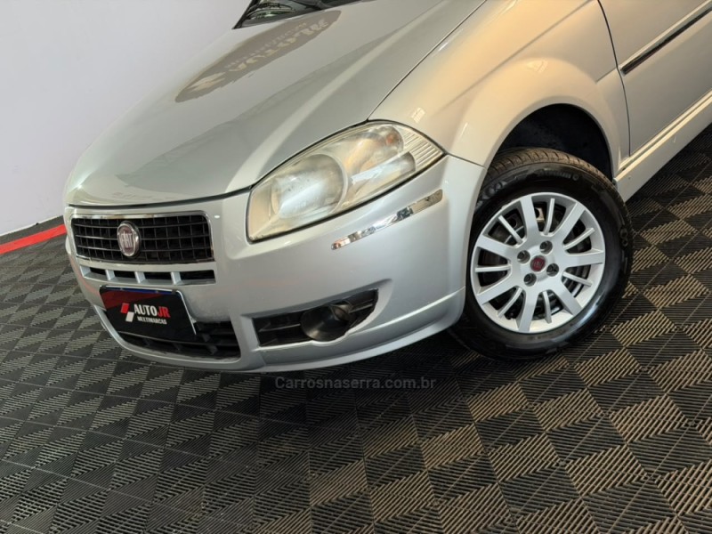 SIENA 1.0 MPI EL CELEBRATION 8V FLEX 4P MANUAL - 2011 - VACARIA