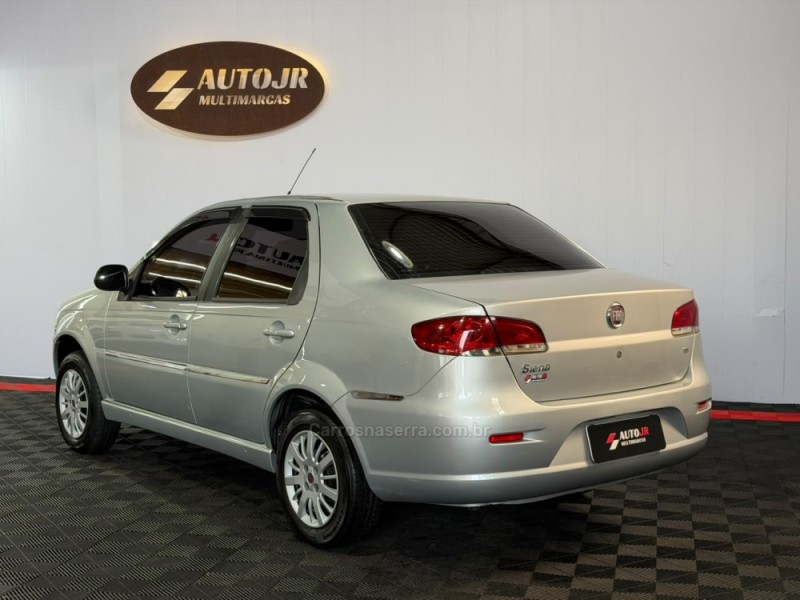 SIENA 1.0 MPI EL CELEBRATION 8V FLEX 4P MANUAL - 2011 - VACARIA