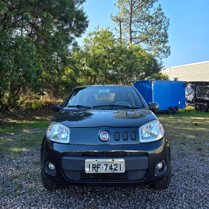 UNO 1.0 EVO VIVACE 8V FLEX 4P MANUAL - 2011 - CAXIAS DO SUL