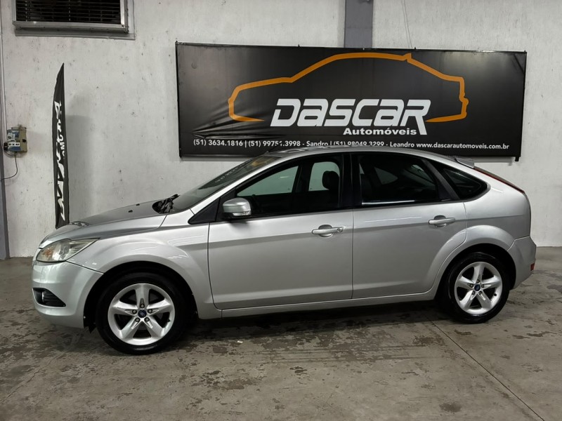 FOCUS 1.6 8V FLEX 4P MANUAL - 2011 - BOM PRINCíPIO